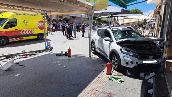 Fuerteventura bil inn i uteservering La Oliva