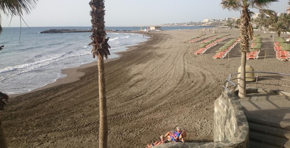 Las Burras-stranden ligger mellom Playa de San Agustín og Playa del Inglés.