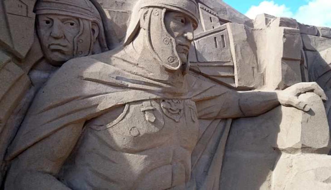 Julekrybbe i sand på Canteras-stranden, Las Palmas 2017